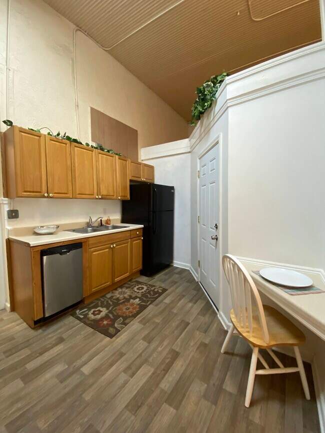 616D - First City Lofts 614-616 Cherokee St.