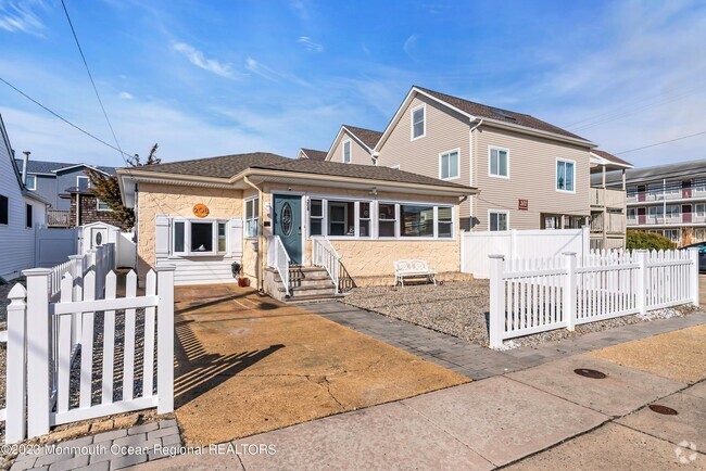Building Photo - 208 Carteret Ave Rental