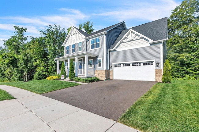 Photo - 8327 Legacy Cir E