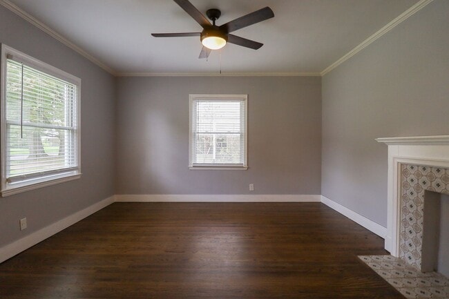 Photo - 3 Bed | 1 Bath | Mid Town | $1400