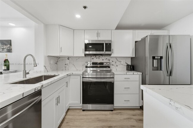 Photo - 1717 N Bayshore Dr Unidad A-2655