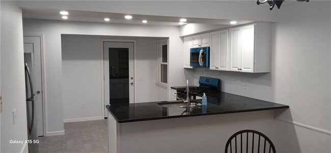 Photo - 183 Thorncliffe Dr