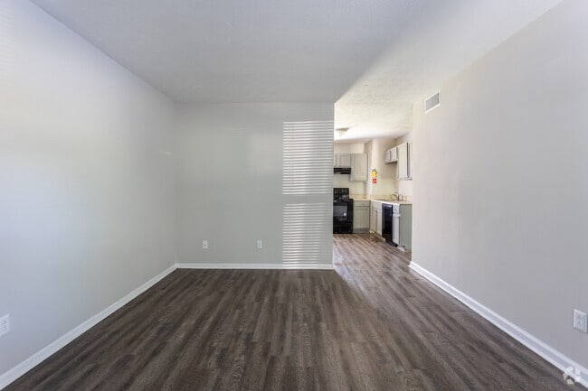 1BR, 1BA - 700SF - Living Room