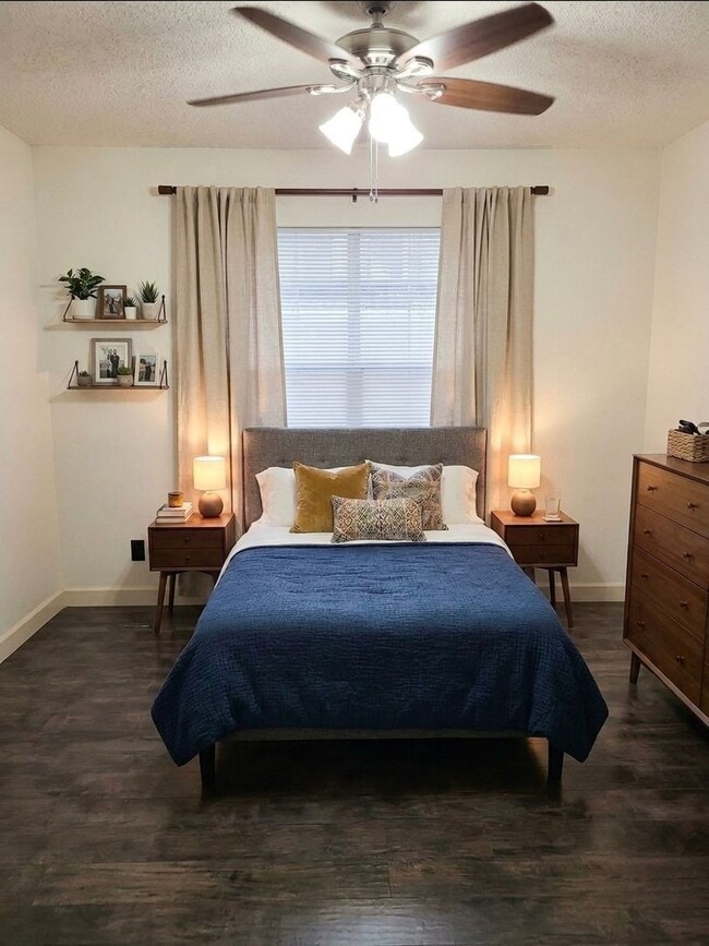 Building Photo - 2409 Texas Ave Unit 2415 Texas Avenue Apt D