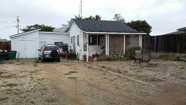 Building Photo - Two bedroom, One bath house in Los Osos