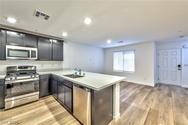 Photo - 6288 Foxes Dl St