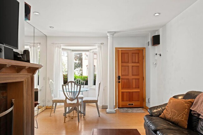 Photo - 1008 Paper Mill Ct NW