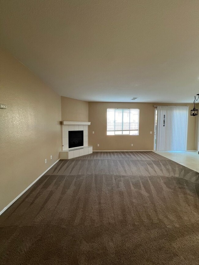 38434 Coralino Dr