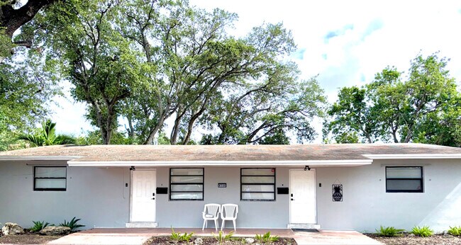 Photo - 6144 SW 30th St Unidad W