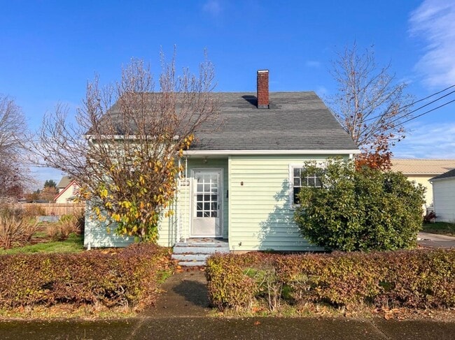 Building Photo - OWN831 Unit 165 W. ASH ST