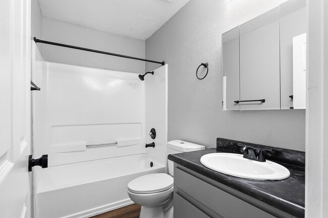 Redwood Cove Apartments