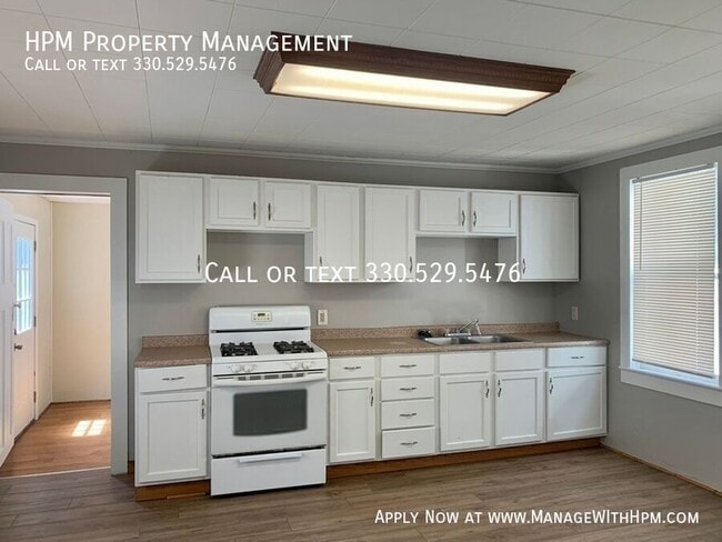 Photo - 205 6th St NW