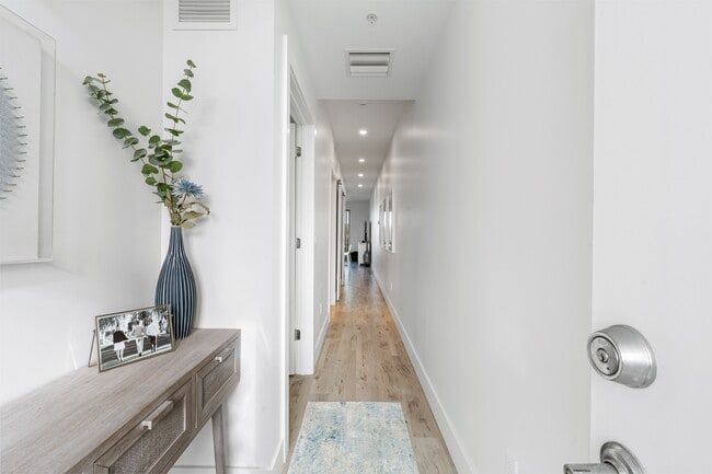 Photo - 1709 N Tamiami Trail