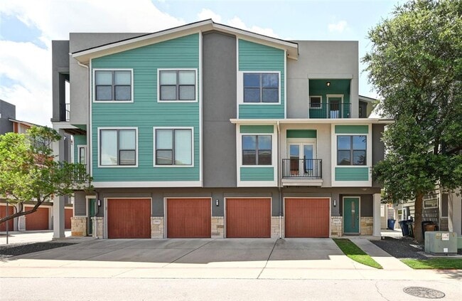 Building Photo - 1504 Lorraine Loop Unit B
