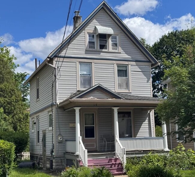 Building Photo - 128 Crestmont Rd