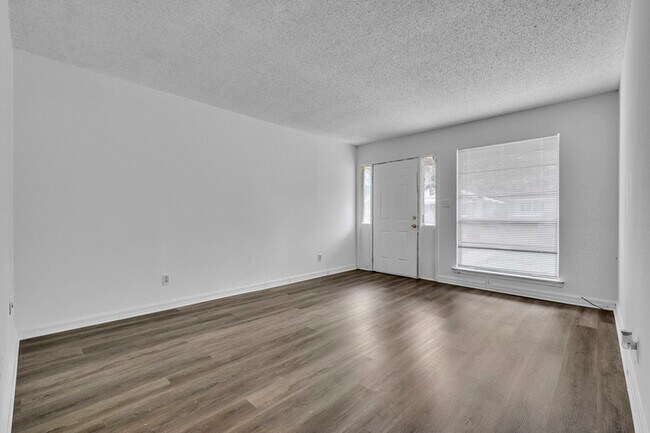 Photo - 521 16th St SW