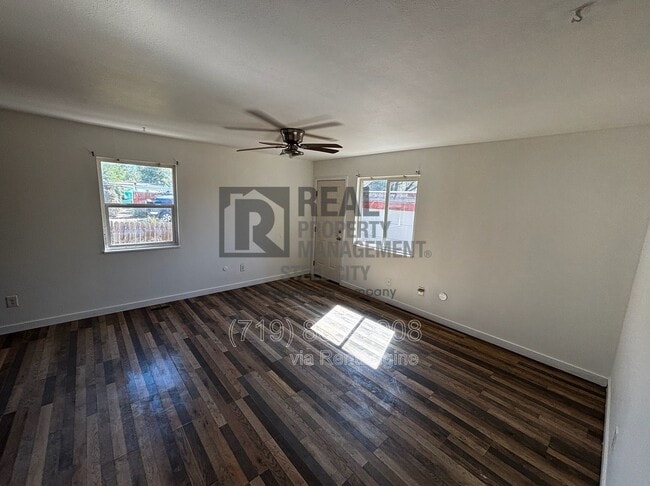 Photo - 910 E 9th St Unit B