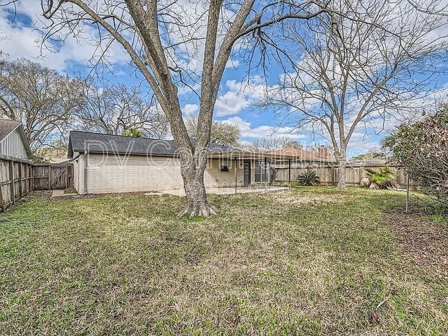 Building Photo - 16310 Cavendish Dr Rental
