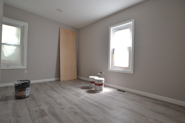 Photo - 39 Long Ave Unit 1