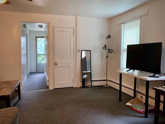 Photo - 155 Oak St