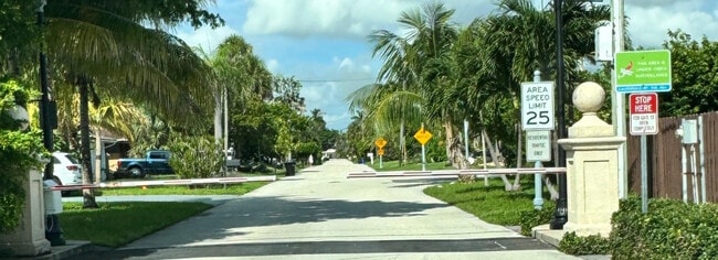 Photo - 2020 Coral Reef Dr