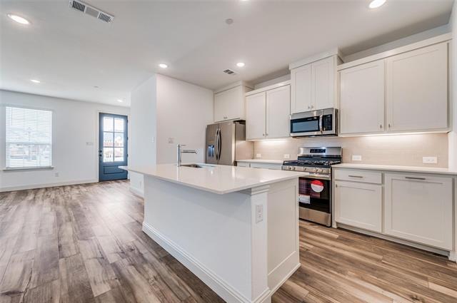 Building Photo - 8940 Samara St