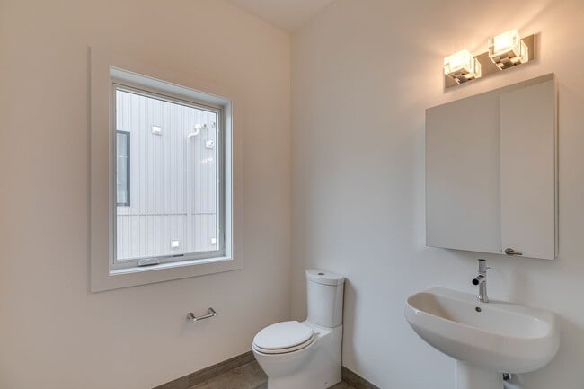 Photo - 326 Potts St