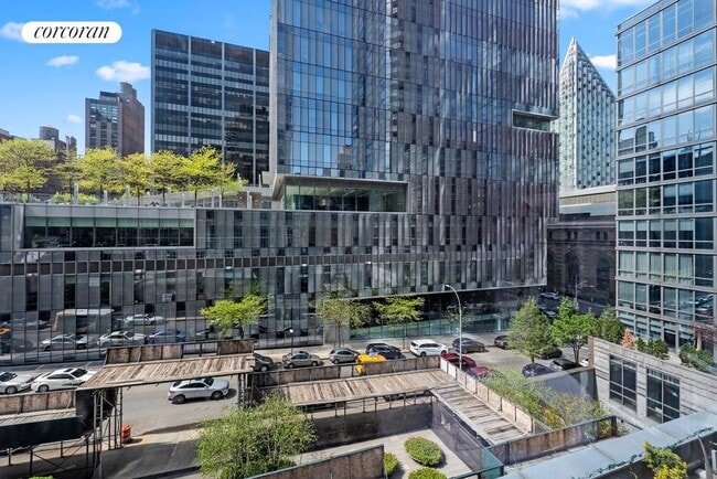 Photo - 555 W 59th St