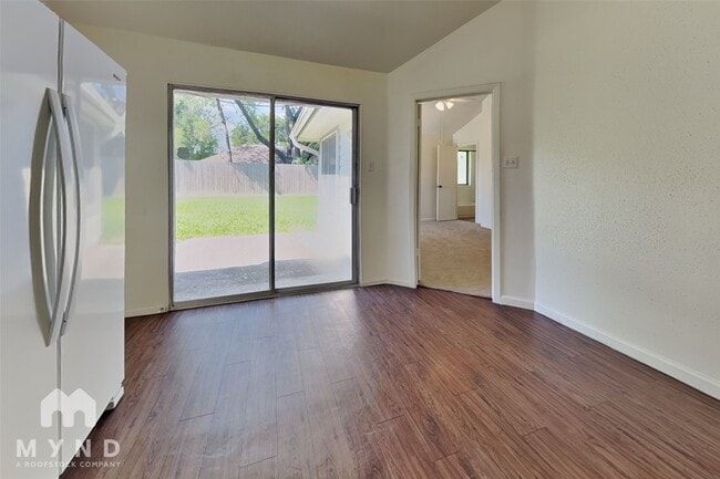 Photo - 10002 Green Valley Ln