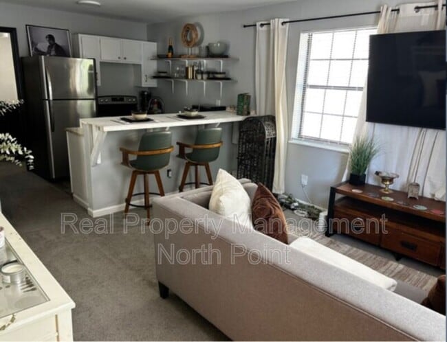 Photo - 515 Lynch Ave NW