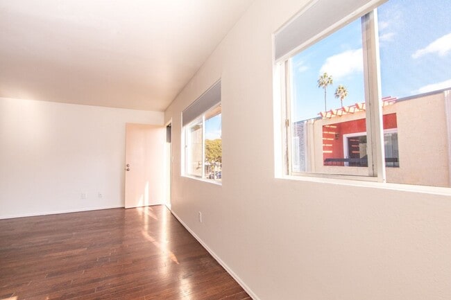 Photo - Blocks From the Ocean, Refreshed 1bd / 1ba in Pacific Beach! Unit 1069B