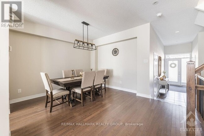 Photo - 277 Livery St