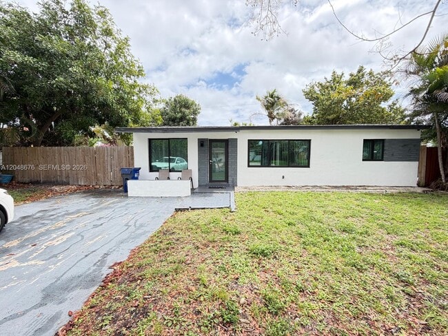 3360 NE 12th Terrace