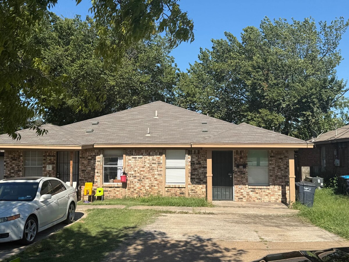 Photo - 1007-1009 Tierney Rd Unit 1007