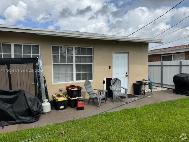 Building Photo - 7350 SW 38th St Unit REAR Rental