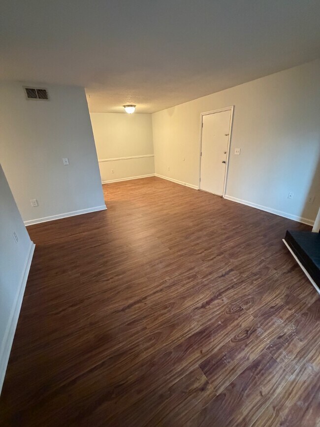 Photo - 1402 Camp Rd