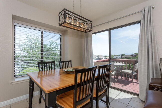 Photo - 3090 Peaks View Ln