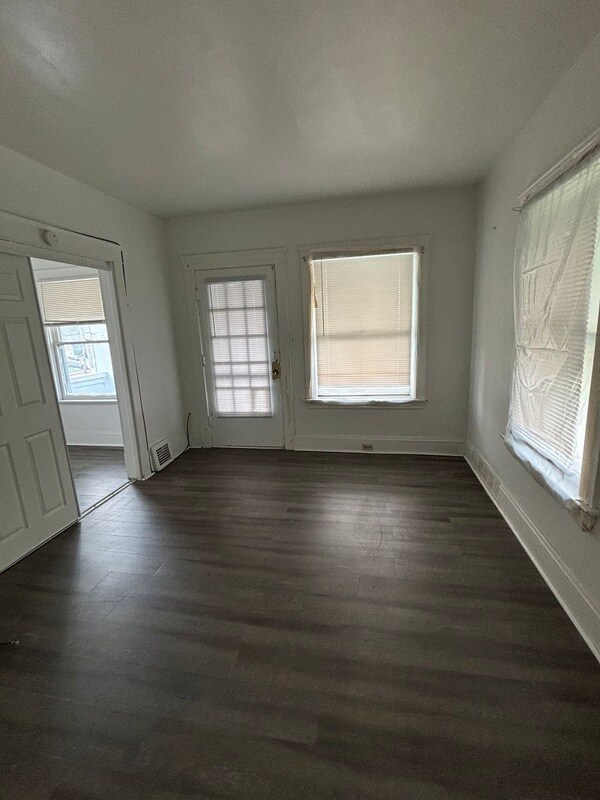 Photo - 10801 Sandusky Ave Unit 2