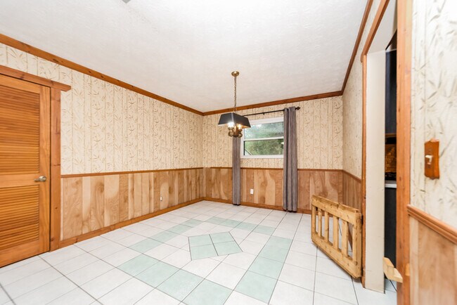 Photo - 14151 Grover Rd