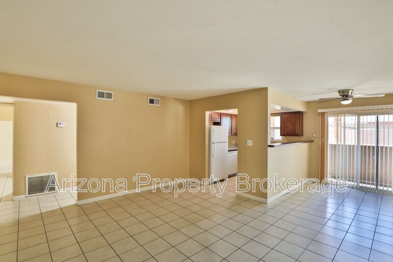Photo - 601 W. Rio Salado Pkwy.