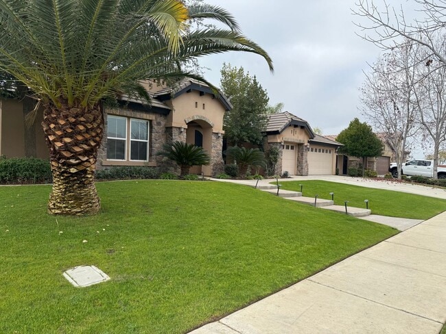 Photo - Stunning 4 bedroom in Seven Oaks!