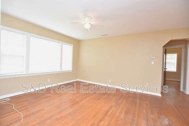 Photo - 738 E Valencia St