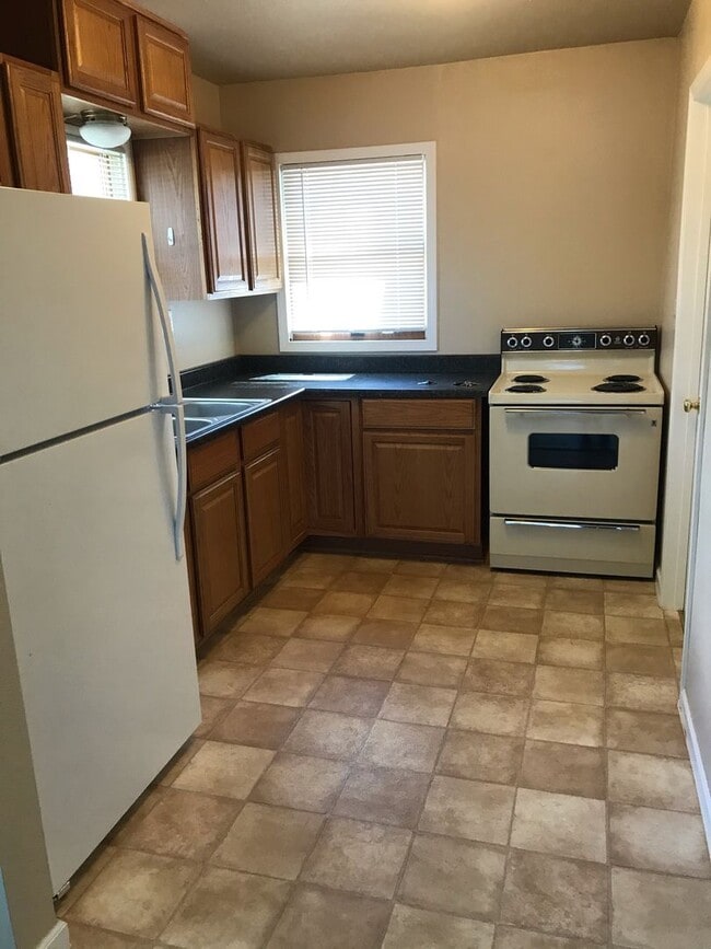 Photo - Gorgeous centrally located 2 bedroom, 1 ba...