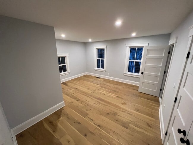 Photo - 79 Robert St Unit 1