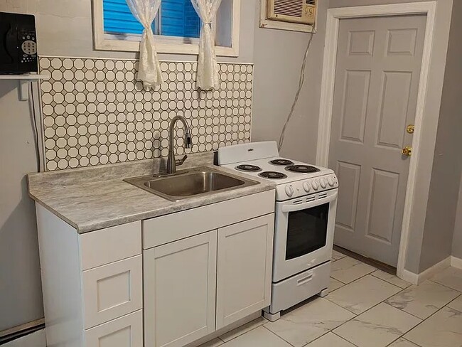 645 E St Georges Ave Unit 2