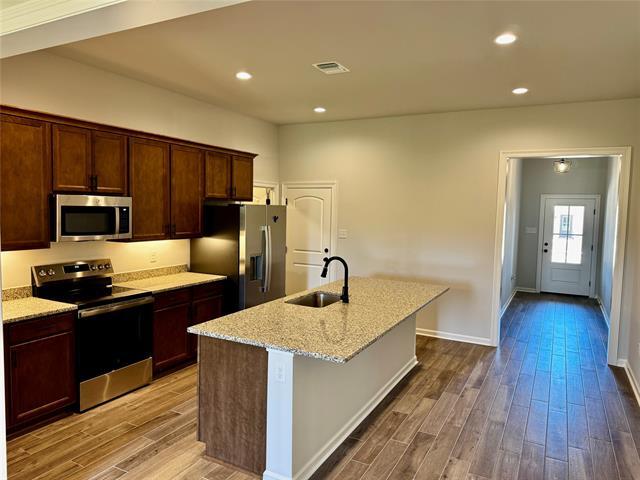 Photo - 190 Berkshire Pl