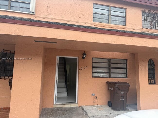 Building Photo - 2225 W 53rd Pl Unit 2225 Rental