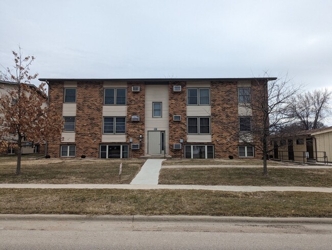 2 bedroom, 1 bath condo in La Porte City - 2 bedroom, 1 bath condo in La Porte City