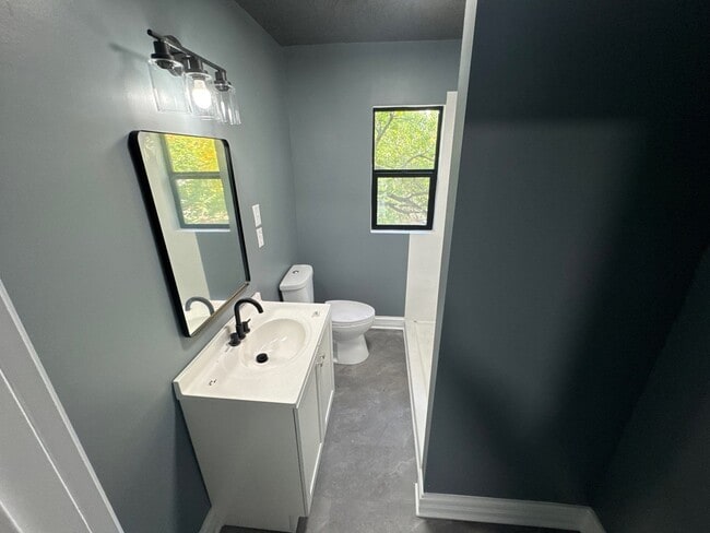 Photo - 236 W 29th St