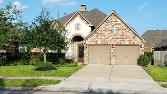 Building Photo - 2019 Sunset Springs Dr